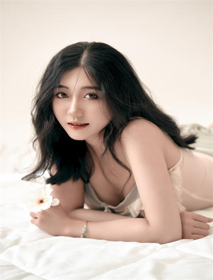 欧美极限变态扩张video-一个在上面吃二个在下吃视频